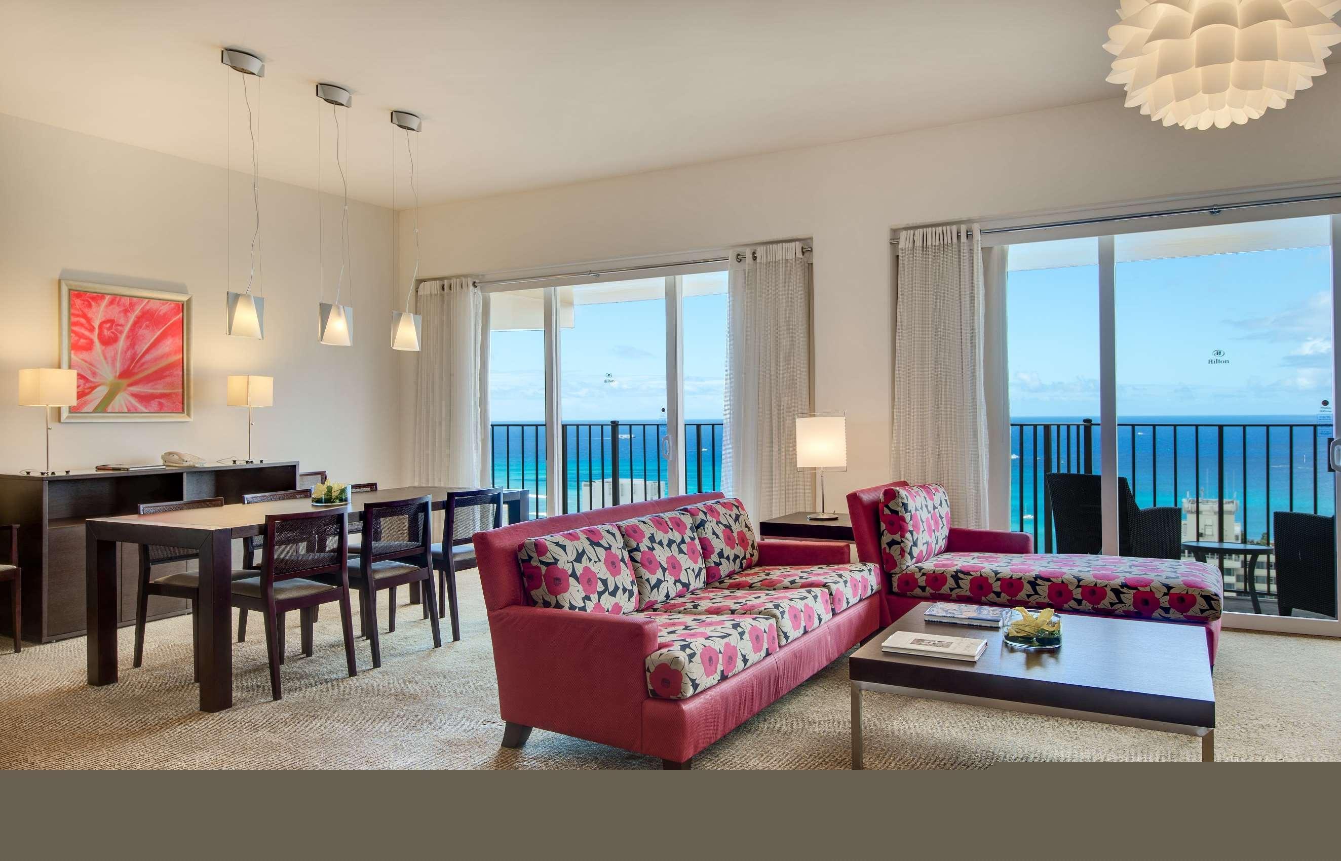 Hilton Waikiki Beach Хонолулу Екстериор снимка